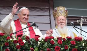 PAPA FRANCISCO E PATRIARCA ORTODOXO PEDEM FIM DOS ATAQUES CONTRA CRISTÃOS NO MÉDIO ORIENTE