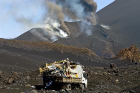 ERUPÇÕES VULCÂNICAS DA ILHA DO FOGO EVOLUEM PARA “ESTADO CRÍTICO”