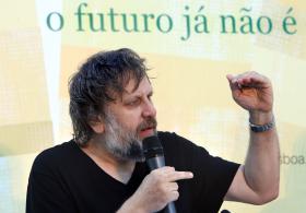 FILÓSOFO ESLOVENO SLAVOJ ZIZEK RECEBE MEDALHA DAS BELAS ARTES DO PORTO