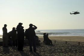 FAMILIARES ASSINALAM PRIMEIRO ANIVERSÁRIO DA MORTE DE SEIS JOVENS NA PRAIA DO MECO