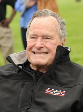 EX-PRESIDENTE NORTE-AMERICANO GEORGE H.W. BUSH INTERNADO