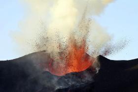 EMPRESA PORTUGUESA RECOLHE IMAGENS AÉREAS DO VULCÃO DO FOGO EM CABO VERDE PARA ANÁLISE