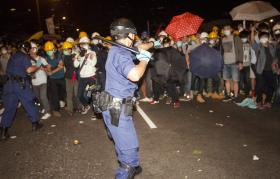 HONG KONG: CONFRONTOS ENTRE POLÍCIA E MANIFESTANTES DURANTE A NOITE EM ADMIRALTY