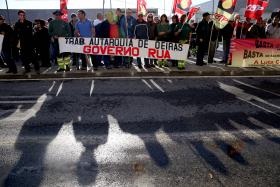 MILHARES DE TRABALHADORES EXIGEM EM LISBOA MANUTENÇÃO DAS 35 HORAS SEMANAIS