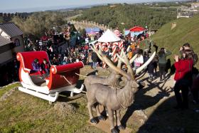 MILHARES NA VILA NATAL LEVAM A APELO PARA QUE PÚBLICO NÃO SE DESLOQUE A ÓBIDOS