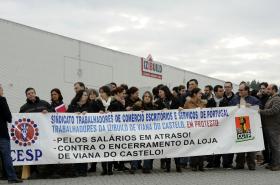 TRABALHADORES DA IZIBUILD CONTESTAM DESPEDIMENTO E RECLAMAM SALÁRIOS EM ATRASO