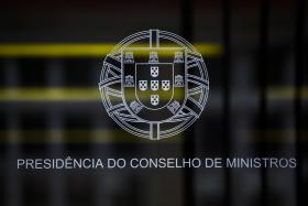 TRABALHADORES DE CANTINAS CONCENTRAM-SE JUNTO AO CONSELHO DE MINISTROS