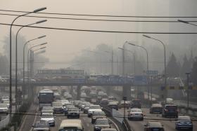 PESADELO AMBIENTAL TRAVA O AUTOMÓVEL SONHADO POR MILHÕES DE CHINESES