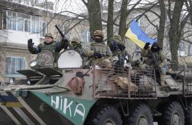 UCRÂNIA AVANÇA COM TANQUES NO AEROPORTO DE DONETSK, SOB PROTESTO DE MOSCOVO