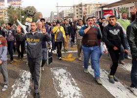 MANIFESTANTE EGÍPCIA MORTA PELA POLÍCIA DURANTE CONFRONTOS NO CAIRO