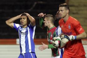 DERROTA DO FC PORTO DEIXA SPORTING A UM PONTO E BENFICA PODE FICAR A NOVE