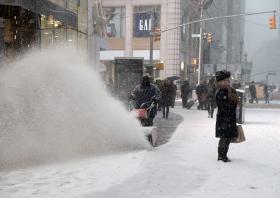 NOVA IORQUE PARALISADA POR HISTÓRICA TEMPESTADE DE NEVE