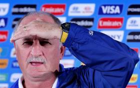 SCOLARI PROTESTA E DIREÇÃO DO GRÉMIO PROMETE QUE VAI CONTRATAR REFORÇOS