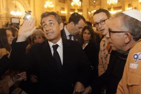 EX-PRESIDENTE FRANCÊS NICOLAS SARKOZY RECEBE PRÉMIO DE “POLÍTICO MENTIROSO DO ANO”