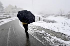 NEVE CORTA ESTRADA ENTRE CINFÃES E CASTRO DAIRE