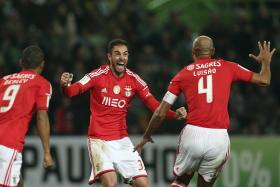 BENFICA E SETÚBAL DISCUTEM PRIMEIRO LUGAR NA FINAL DA TAÇA DA LIGA