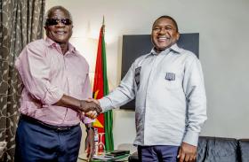 DHLAKAMA ANUNCIA QUE NOVA REGIÃO AUTÓNOMA DE MOÇAMBIQUE SERÁ DECIDIDA NO PARLAMENTO