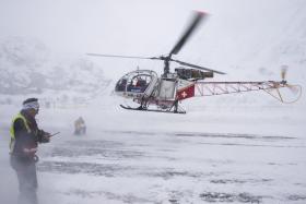 AVALANCHE NOS ALPES SUÍÇOS PROVOCA TRÊS MORTOS E DOIS FERIDOS