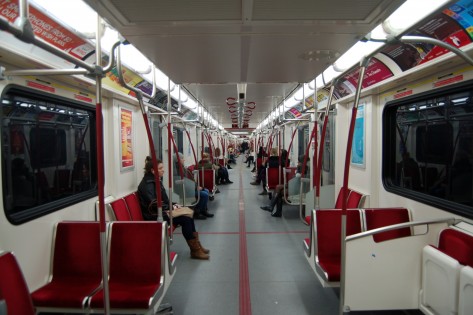 Carruagem de metro da TTC em Toronto. FLICKR / Freaktography