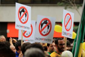 PROTESTOS CONTRA PR BRASILEIRA DILMA ROUSSEFF SAEM HOJE À RUA EM MAIS DE 400 CIDADES