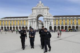 TURISTAS APLAUDEM COOPERAÇÃO ENTRE POLÍCIA PORTUGUESA E ESPANHOLA NA PÁSCOA