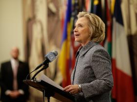 HILLARY CLINTON CONFIRMA CANDIDATURA ÀS PRESIDENCIAIS DE 2016 NOS EUA