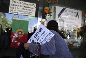 BES: LESADOS TERMINAM PROTESTO EM BRAGA EM FRENTE AO TRIBUNAL