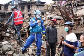 NÚMERO DE MORTOS NO NEPAL SOBRE PARA 5.489 — OFICIAL