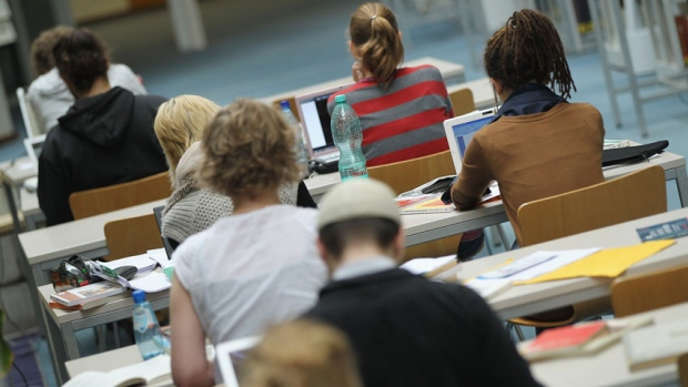 PROFESSORES DO ENSINO SECUNDÁRIO DE SUDBURY AGENDAM DATA PARA GREVE