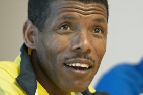 HAILE GEBRSELASSIE RETIRA-SE DO ATLETISMO DE COMPETIÇÃO