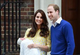 BEBÉ DOS PRÍNCIPES BRITÂNICOS WILLIAM E KATE CHAMA-SE CHARLOTTE ELIZABETH DIANA