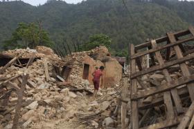 SISMO DE MAGNITUDE 7,4 ABALOU NEPAL