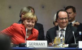 MERKEL E HOLLANDE PEDEM ACORDO “AMBICIOSO, GLOBAL E VINCULATIVO” SOBRE O CLIMA