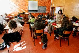 PROFESSORES QUEREM REUNIÕES URGENTES COM GOVERNO PARA TRAVAR MUNICIPALIZAÇÃO