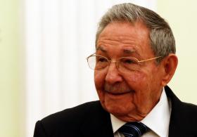 RAÚL CASTRO RECEBE O VICE-PRESIDENTE DA COMISSÃO MILITAR CENTRAL DA CHINA