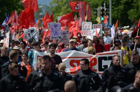 MILHARES DE PESSOAS MANIFESTAM-SE NA ALEMANHA CONTRA A CIMEIRA DO G7