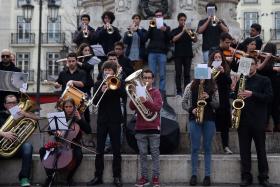 ALGUNS ALUNOS VÃO PAGAR 700 EUROS PARA TER AULAS DE MÚSICA NAS ESCOLAS