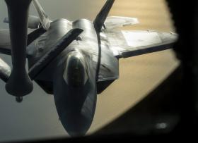 EUA VÃO ENVIAR CAÇAS F-22 PARA A EUROPA PARA APOIO À NATO