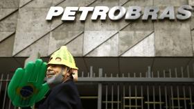 STANDARD & POOR’S BAIXA NOTA DA PETROBRAS E DE DEZENAS DE EMPRESAS BRASILEIRAS