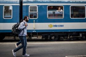 MIGRAÇÕES: ÁUSTRIA SUSPENDE LIGAÇÕES FERROVIÁRIAS COM A HUNGRIA