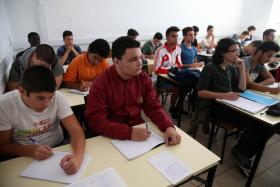 COM MILHARES DE ALUNOS E DOCENTES O ANO LETIVO É GERIDO COMO SE FOSSE UMA EMPRESA