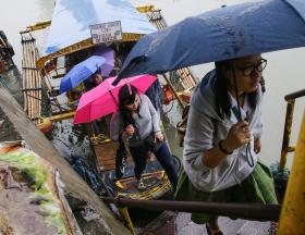 POTENTE TUFÃO KOPPU TOCOU TERRA NAS FILIPINAS