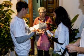 ESTUDANTES DE BRAGANÇA FAZEM DA PRAXE SOLIDARIEDADE PORTA A PORTA