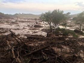 JUSTIÇA BRASILEIRA BLOQUEIA 73 MILHÕES DE EUROS DE MINERADORA APÓS RUTURA DE BARRAGENS