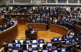 GOVERNO: EM BRUXELAS SÓ OS PARTIDOS COMENTAM A QUEDA DO EXECUTIVO PSD/CDS-PP