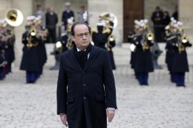 PARIS/ATENTADOS: HOLLANDE PROMETE TUDO FAZER PARA “DESTRUIR EXÉRCITO DE FANÁTICOS”