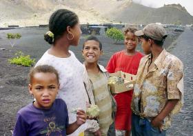 PROJETO DA CRUZ VERMELHA LEVA SAÚDE A CRIANÇAS DE CHÃ DAS CALDEIRAS, CABO VERDE