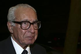 MORREU ANTÓNIO ALMEIDA SANTOS