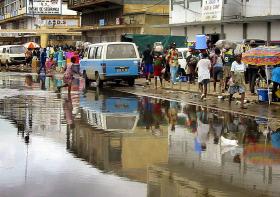 MAIS DE 2.200 CASAS INUNDADAS EM LUANDA NO PRIMEIRO DE DOIS DIAS DE FORTES CHUVAS