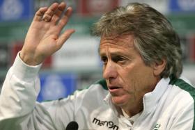 “TENTAM CRIAR CONFUSÃO, MAS EU E O PRESIDENTE ESTAMOS UNIDOS” – JORGE JESUS